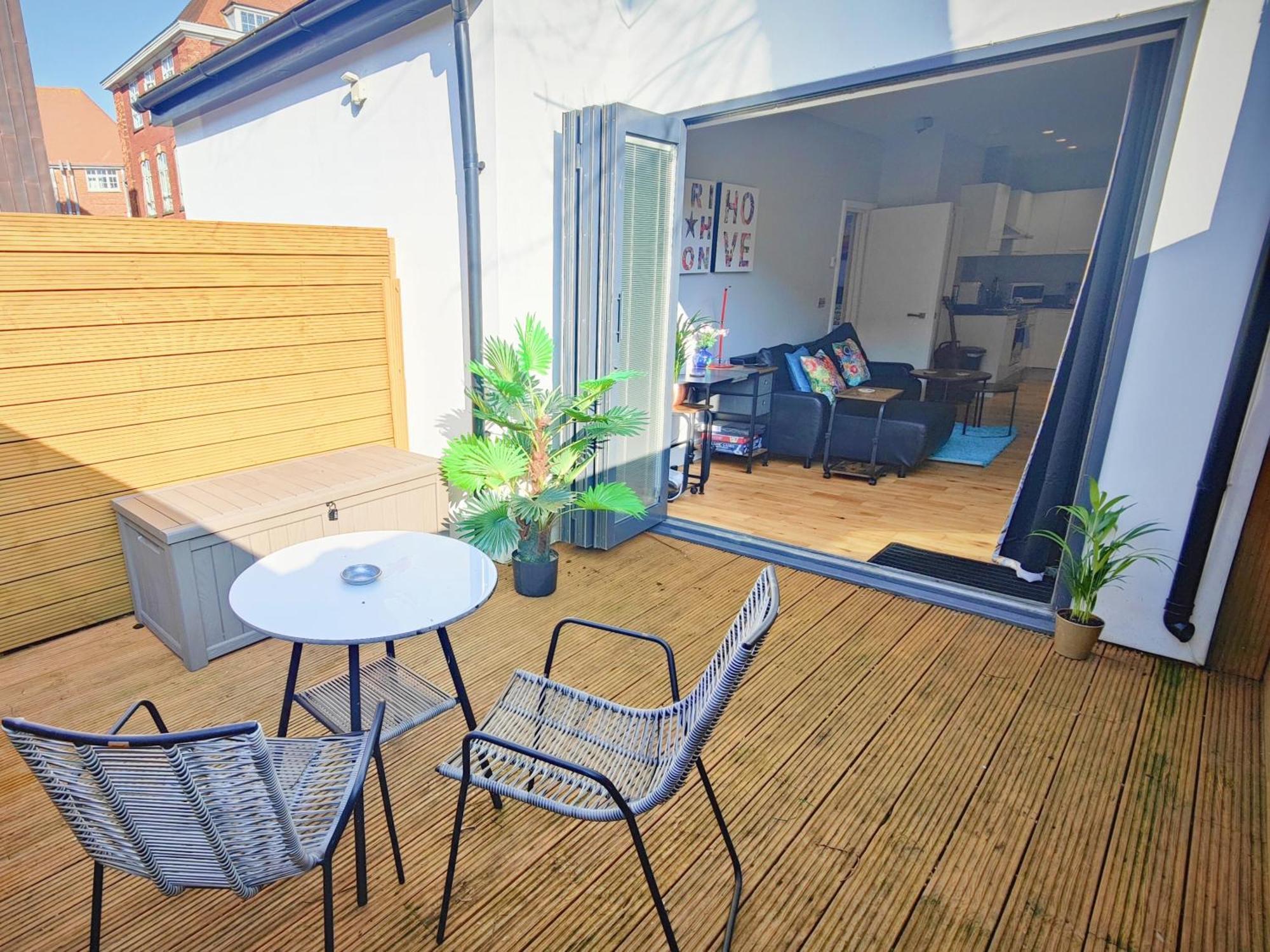 Modern Central Brighton Patio Flat - Free Parking! Kültér fotó